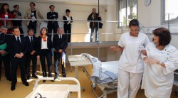 Opération séduction de Nicolas Sarkozy auprès des infirmières