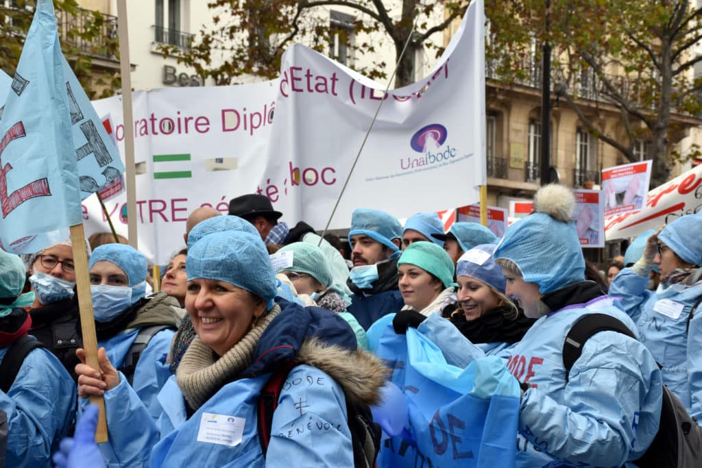 manifestation des infirmiers 8 novembre unaibode infirmière de bloc opératoire en colère