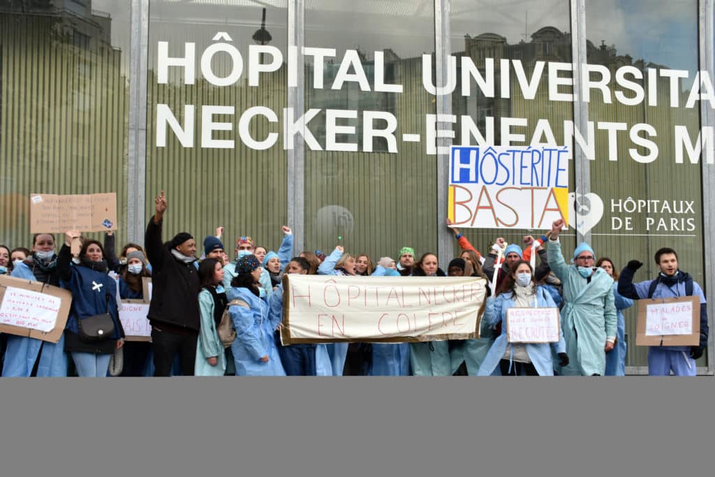 manifestation des infirmiers 8 novembre hopital necker en colère