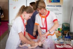 ateliers de massage cardiaque et de ventilation artificielle du nouveau-né et du nourrisson ateliers de massage cardiaque et de ventilation artificielle du nouveau-né et du nourrisson