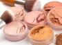Maquillage thérapeutique : des infirmières pour adoucir la lésion
