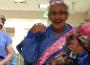 La plus ancienne infirmière des Etats-Unis en activité fête ses 90 ans avec ses collègues
