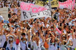 La manifestation des étudiants infirmiers en image
