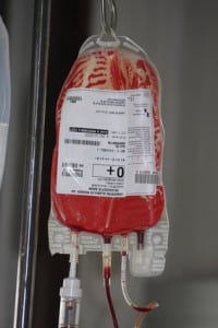 Les homosexuels masculins toujours privés de don du sang