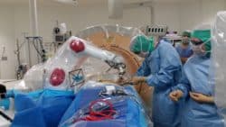 Une hernie discale opérée avec assistance robotisée : une première mondiale