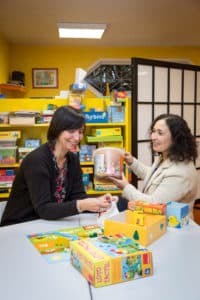Karine Michel et Najia Tamort, infirmières en psychiatrie au Centre médico-psychologique pour enfants de Villeuneuve d'Ascq Karine Michel et Najia Tamort, infirmières en psychiatrie au Centre médico-psychologique pour enfants de Villeuneuve d'Ascq