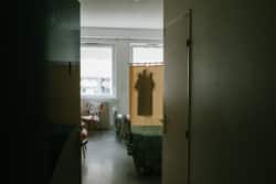 Jeanne, infirmière : "l'après-midi, ils s'éparpillent un peu dans l'hôpital. Ils ont aussi beaucoup d'activités Jeanne, infirmière : "l'après-midi, ils s'éparpillent un peu dans l'hôpital. Ils ont aussi beaucoup d'activités