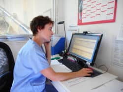 Corinne, infirmière de suivi dans le service d'hématologie adulte de l'hôpital Necker à Paris