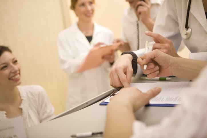 Nouveaux Actes Des Aides Soignants La Reforme Qui Inquiete Certains Infirmiers Actusoins Actualite Infirmiere