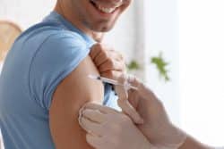 Vaccin anti-grippal : priorité aux personnes à risque et aux soignants