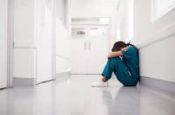 Covid-19 : 57%  des infirmiers déclarent « être en situation d’épuisement professionnel »