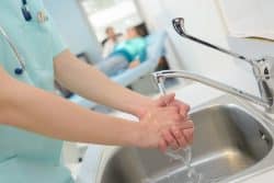 En Bretagne, tous les EHPAD pourront bénéficier d'un infirmier hygiéniste
