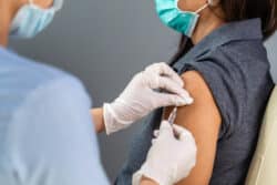 Vaccination anti-covid : ces facteurs qui font évoluer les intentions des soignants