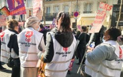 Journée internationale des droits des femmes : des soignantes dans la rue