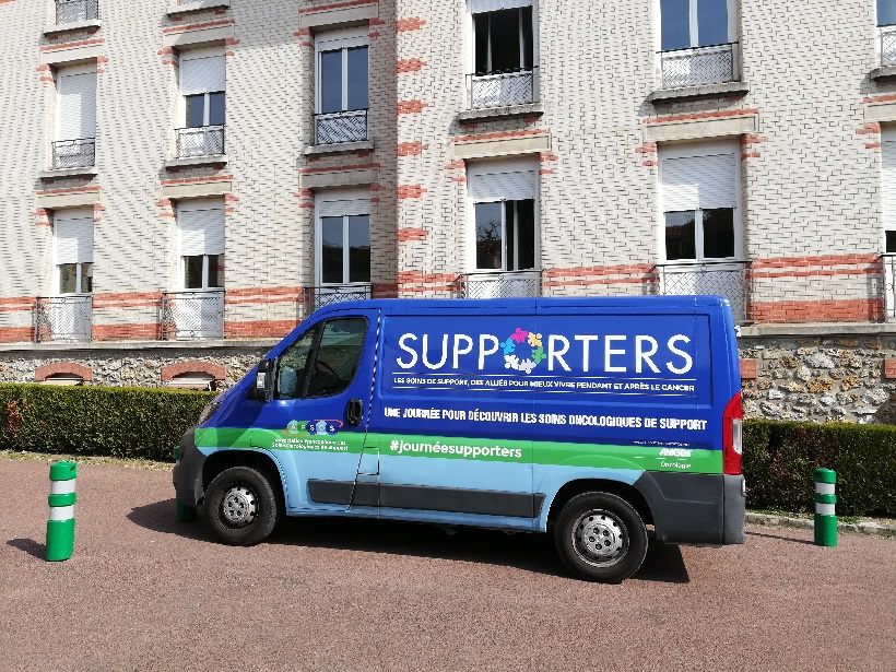 Un minibus pour faire connaître les soins de support en oncologie
