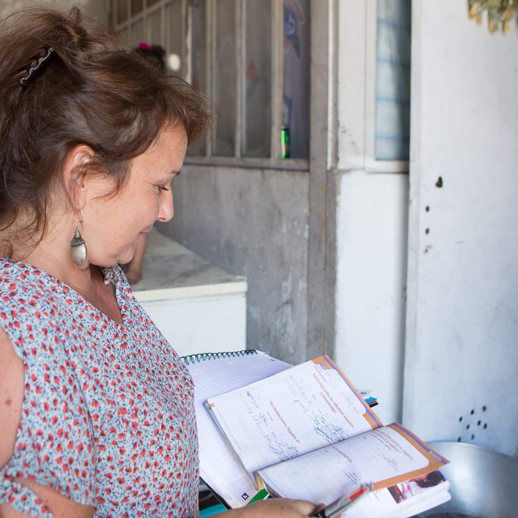 Une infirmière dans les bidonvilles