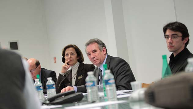 PRÉSIDENTIELLES 2012 François Bayrou : infirmière S’adapter aux évolutions futures du métier