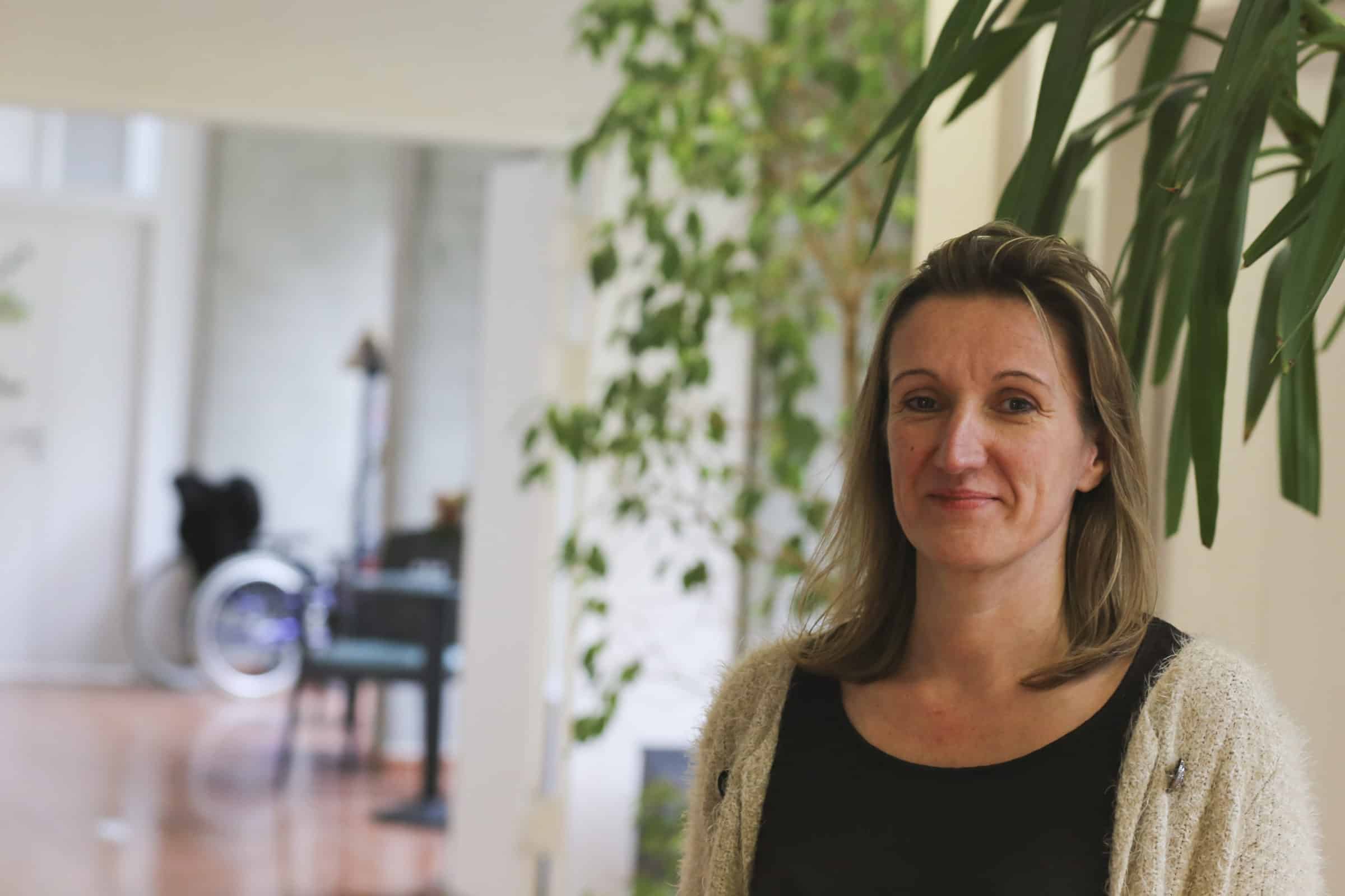 Aujourd'hui infirmière-coordinatrice, Maryline Brocas-Lidec a longtemps travaillé à l'hôpital avant de commencer des remplacements en Ehpad en 2003. "Je n'en suis plus partie", sourit-elle. 