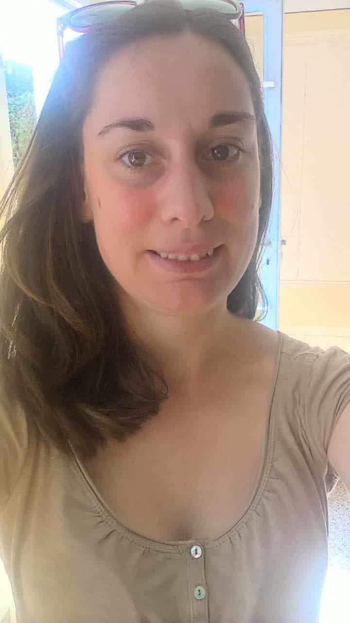 Anais Vue, ASH, sollicite le diplôme d’aide-soignante par une VAE