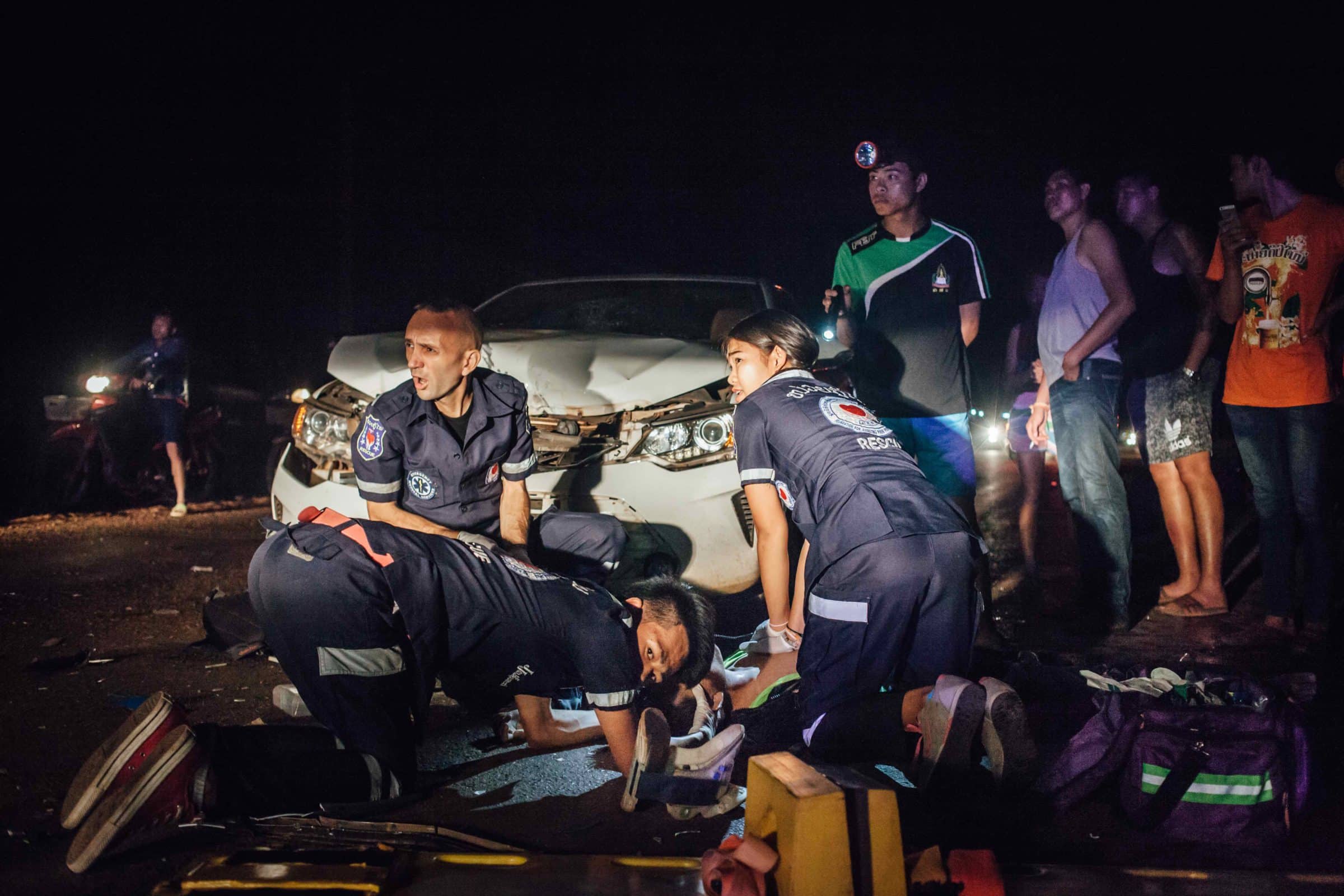 Une équipe de Vientiane Rescue. Le Laos a l'un des taux d'accidents de la route les plus élevés de l'Asie du Sud-Est Une équipe de Vientiane Rescue. Le Laos a l'un des taux d'accidents de la route les plus élevés de l'Asie du Sud-Est