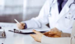 Accessibilité aux soins de premier recours : dégradation de la situation pour les médecins généralistes, amélioration pour les sages-femmes, les infirmiers Accessibilité aux soins de premier recours : dégradation de la situation pour les médecins généralistes, amélioration pour les sages-femmes, les infirmiers