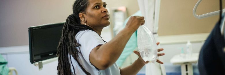 Histoire de gros sous : la dialyse privilégiée plutôt que la greffe