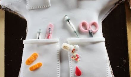 Manger sa blouse, son 4 couleurs ou son stéthoscope, c’est possible Manger sa blouse, son 4 couleurs ou son stéthoscope, c’est possible