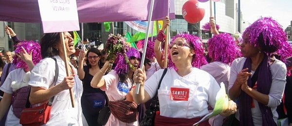Des milliers de manifestants pour défendre la Santé publique