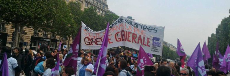 A Paris, les soignants étrennent leur première marée blanche