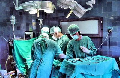 Pas un cancer, une compresse oubliée … Pas un cancer, une compresse oubliée …