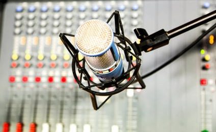 Santé publique : des étudiants en soins infirmiers sur les ondes radio