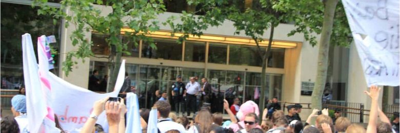 [DIRECT] Les étudiants infirmiers sont dans la rue