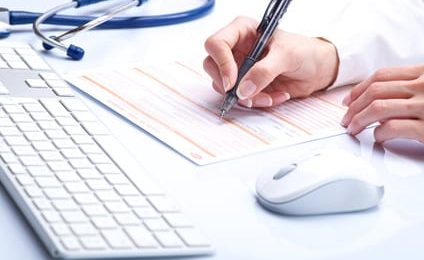 Déserts médicaux: salaire minimum de 4600 euros pour les jeunes médecins Déserts médicaux: salaire minimum de 4600 euros pour les jeunes médecins