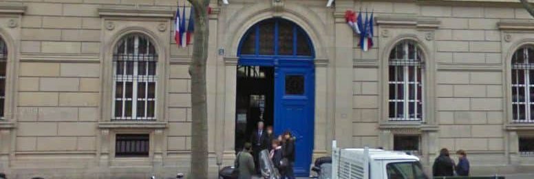 Une centaine d’élus CGT envahit le siège de l’AP-HP