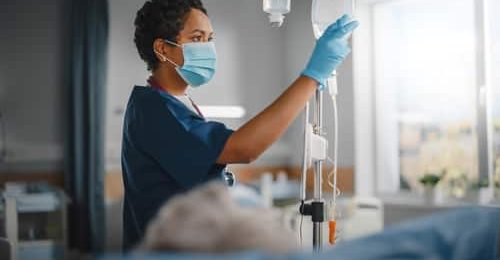 D’ici 2030, les métiers du sanitaire et du médico-social parmi les plus créateurs d’emploi