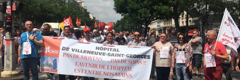 Les soignants dans la rue pour défendre le service public hospitalier