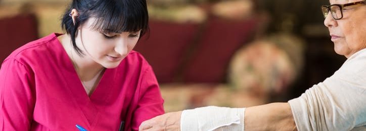 Les aides-soignants vont-ils concurrencer les infirmiers ?