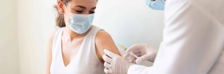 La HAS recommande la vaccination obligatoire pour les soignants et demande de privilégier les vaccins à ARNm