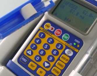 Une infirmière et une auxiliaire puéricultrice devant la justice