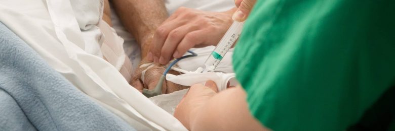 Covid-19 : ces anciens soignants qui ont repris du service