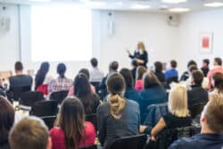 Les impacts multiples de l'universitarisation de la formation infirmière sur les cadres formateurs Les impacts multiples de l'universitarisation de la formation infirmière sur les cadres formateurs