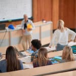 Les étudiants en soins infirmiers sont trois fois plus nombreux à abandonner en première année qu’en 2011
