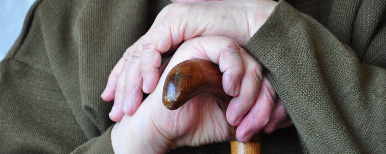 EHPAD : les cinq points d’alerte de la Défenseure des droits