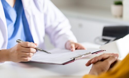 Implantation des IPA infirmiers en pratique avancée : les freins et les accélérateurs identifiés dans une étude