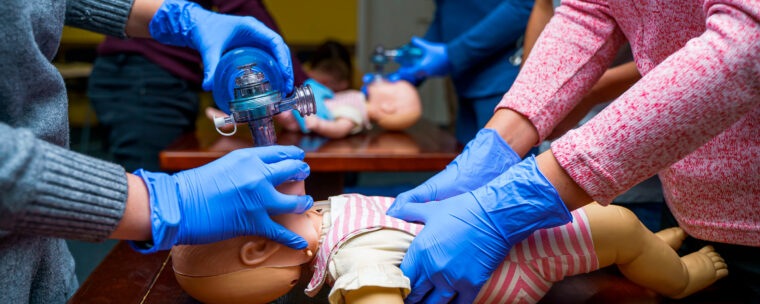 Réanimation Cardio-Pulmonaire Pédiatrique : Guide Complet Réanimation Cardio-Pulmonaire Pédiatrique : Guide Complet