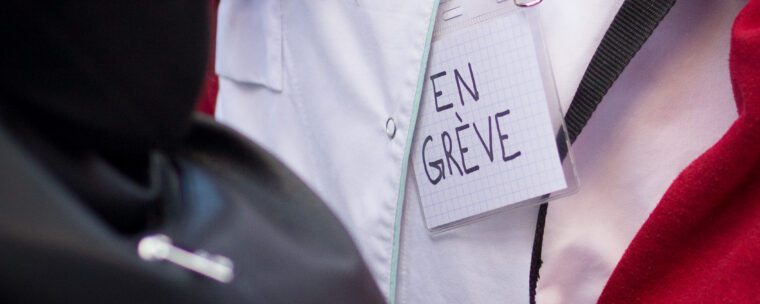 Urgences psychiatriques de Sainte-Anne : les infirmiers en grève Urgences psychiatriques de Sainte-Anne : les infirmiers en grève