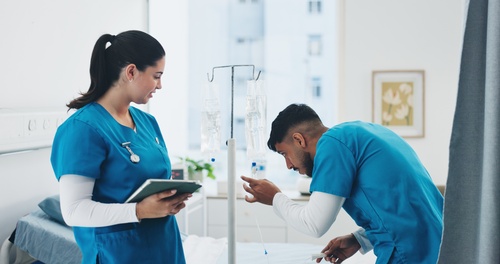 Évolution des compétences infirmières : une étude de la MACSF pointe les réserves des professionnels de santé Évolution des compétences infirmières : une étude de la MACSF pointe les réserves des professionnels de santé
