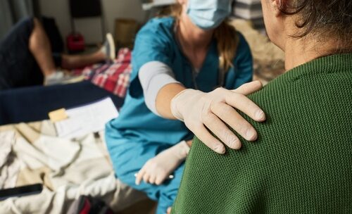 « Aujourd’hui, je n’ai plus la même vision des soins » : comment un stage à l’étranger a changé la pratique de certains étudiants en soins infirmiers?